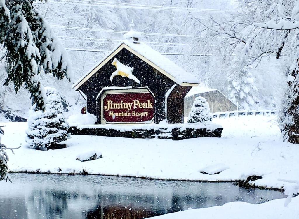 Gorgeous 1St Fl Mtn View Jiminy Suite Sleeps 4 Ski On Off Hancock Exteriör bild